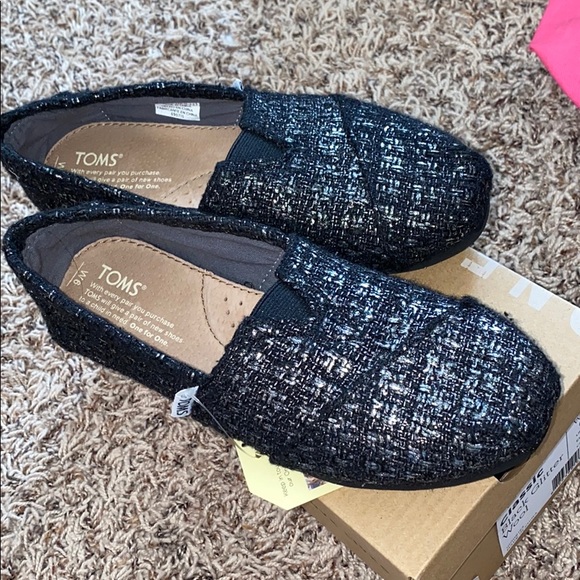 brand new black toms - Picture 2 of 4